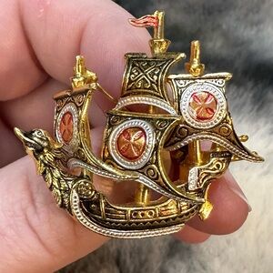 Vintage Spanish Galleon Brooch ⛵️